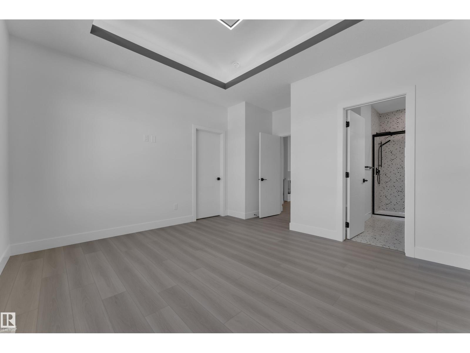 213 Falcon Crescent - 32