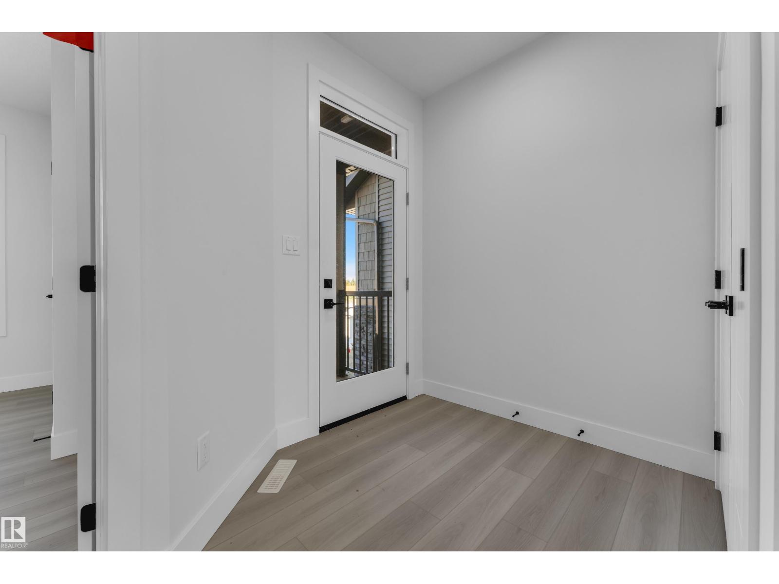 213 Falcon Crescent - 5