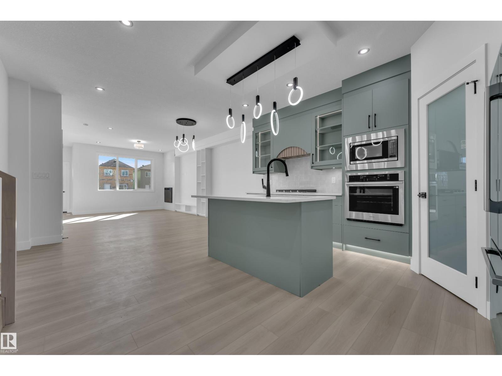 213 Falcon Crescent - 8