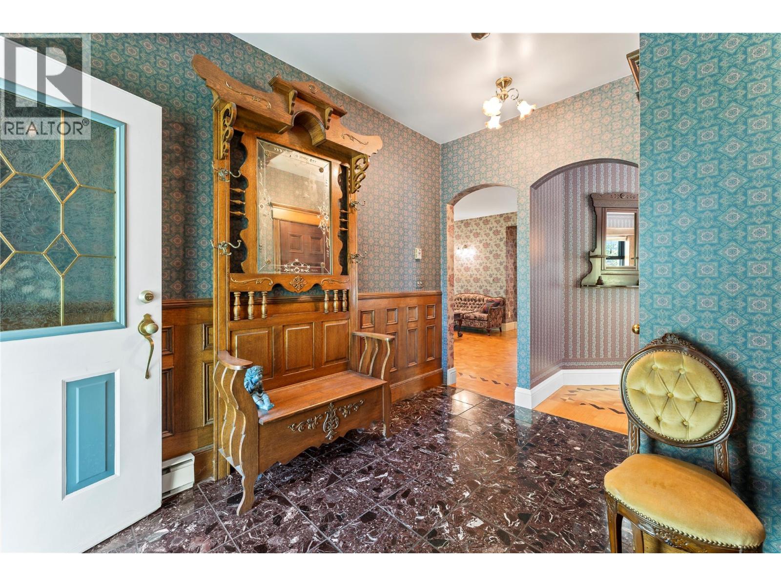 4345 June Springs Road, Kelowna