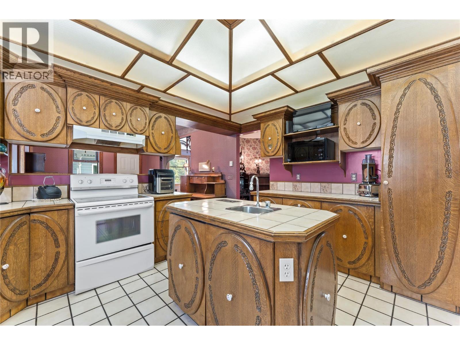 4345 June Springs Road, Kelowna