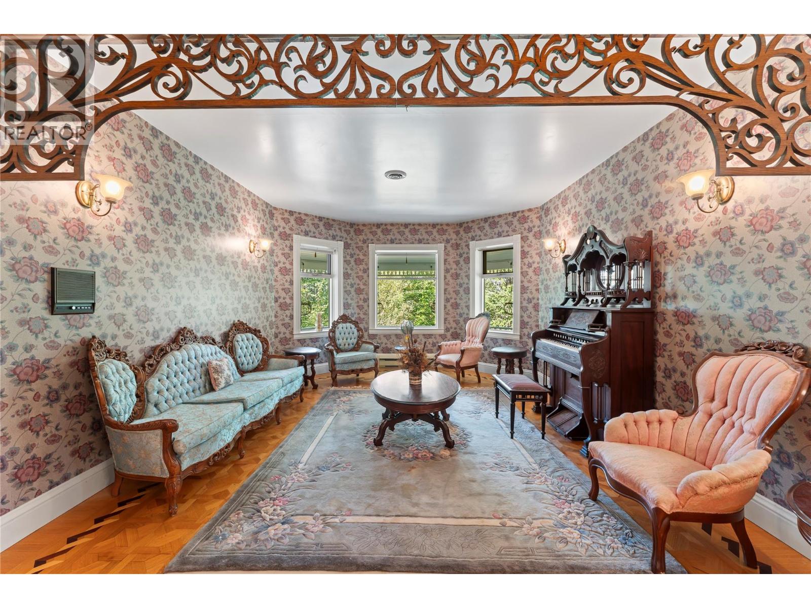 4345 June Springs Road, Kelowna