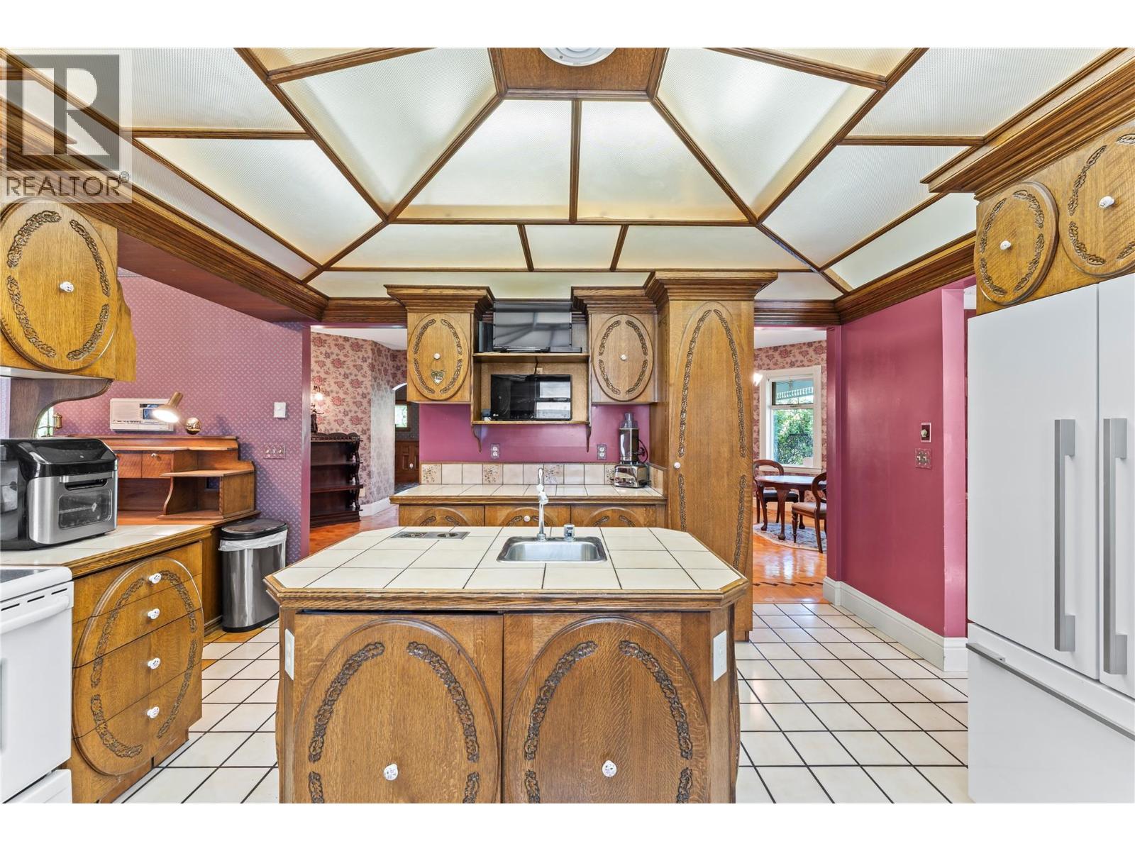 4345 June Springs Road, Kelowna