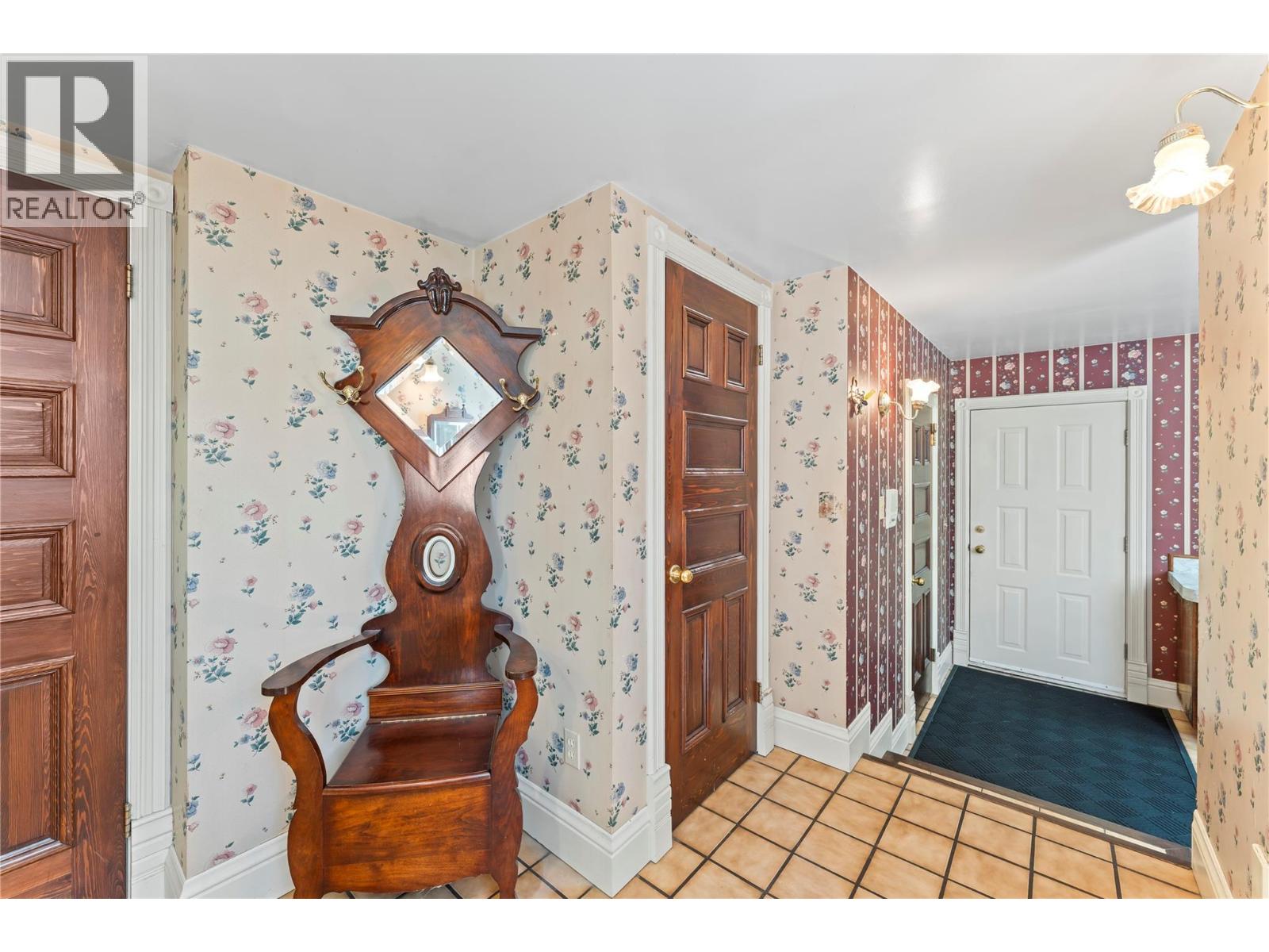 4345 June Springs Road, Kelowna