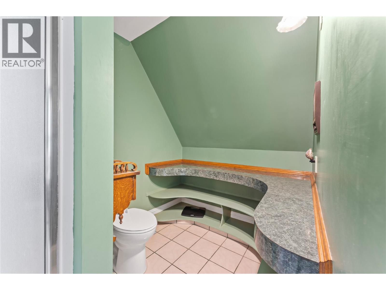 4345 June Springs Road, Kelowna