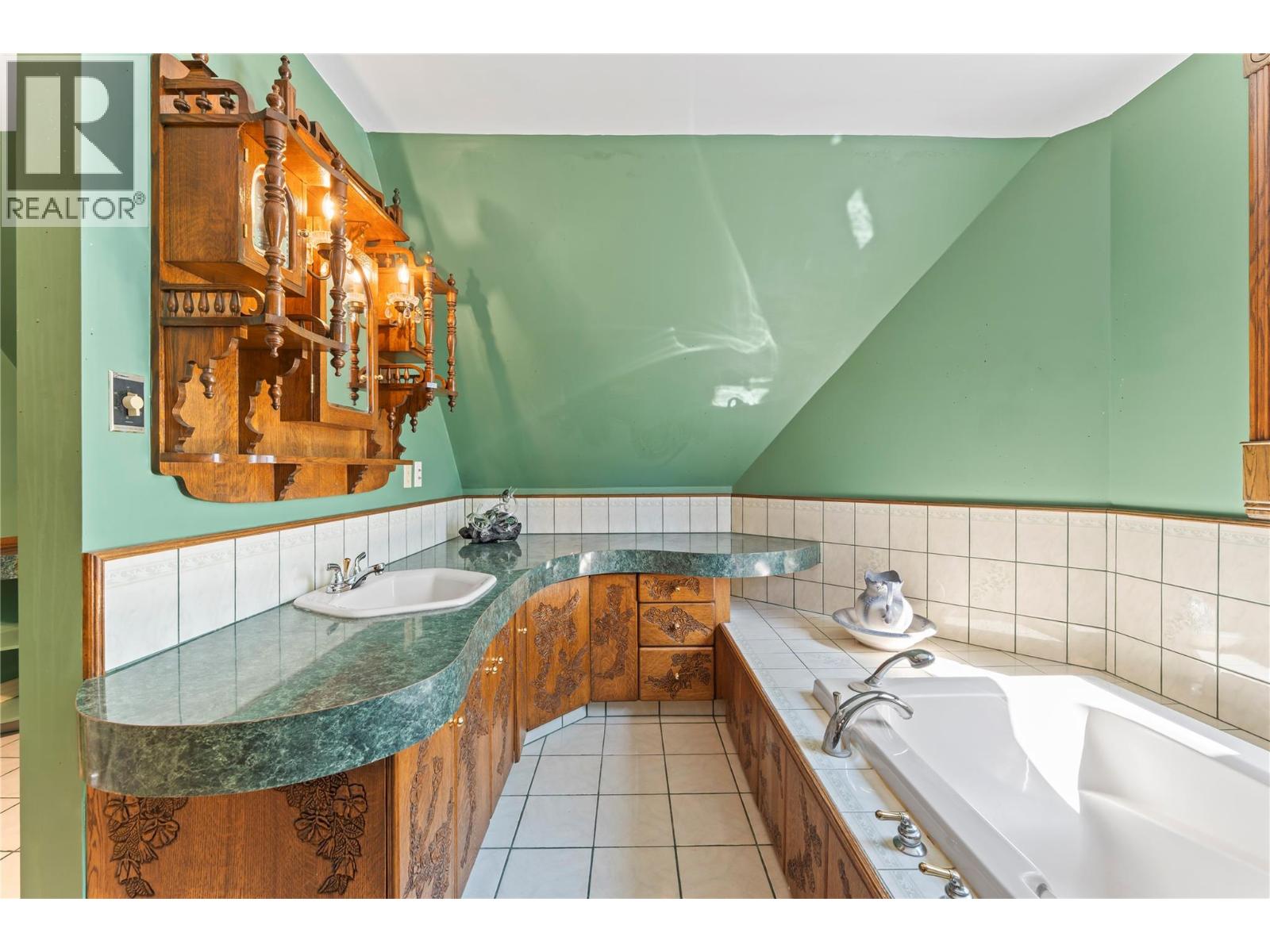 4345 June Springs Road, Kelowna