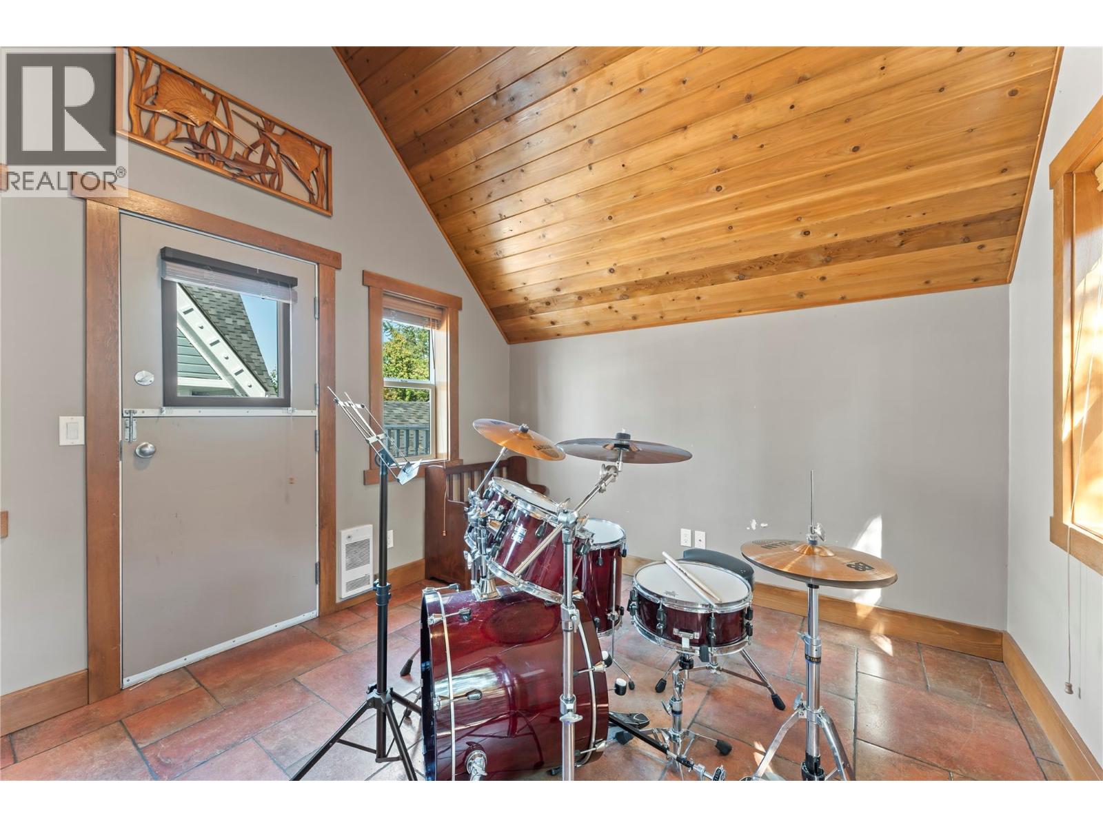 4345 June Springs Road, Kelowna