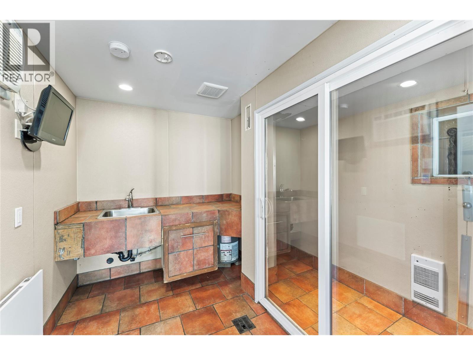 4345 June Springs Road, Kelowna