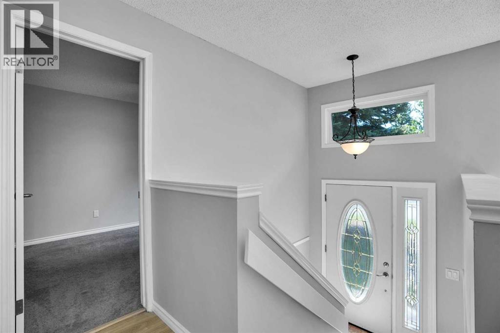 100 Shawbrooke Circle SW, Shawnessy, Calgary photo 3