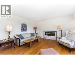 Kitchen - 330 Saltspring Way, Salt Spring, BC V8K2G7 Photo 12
