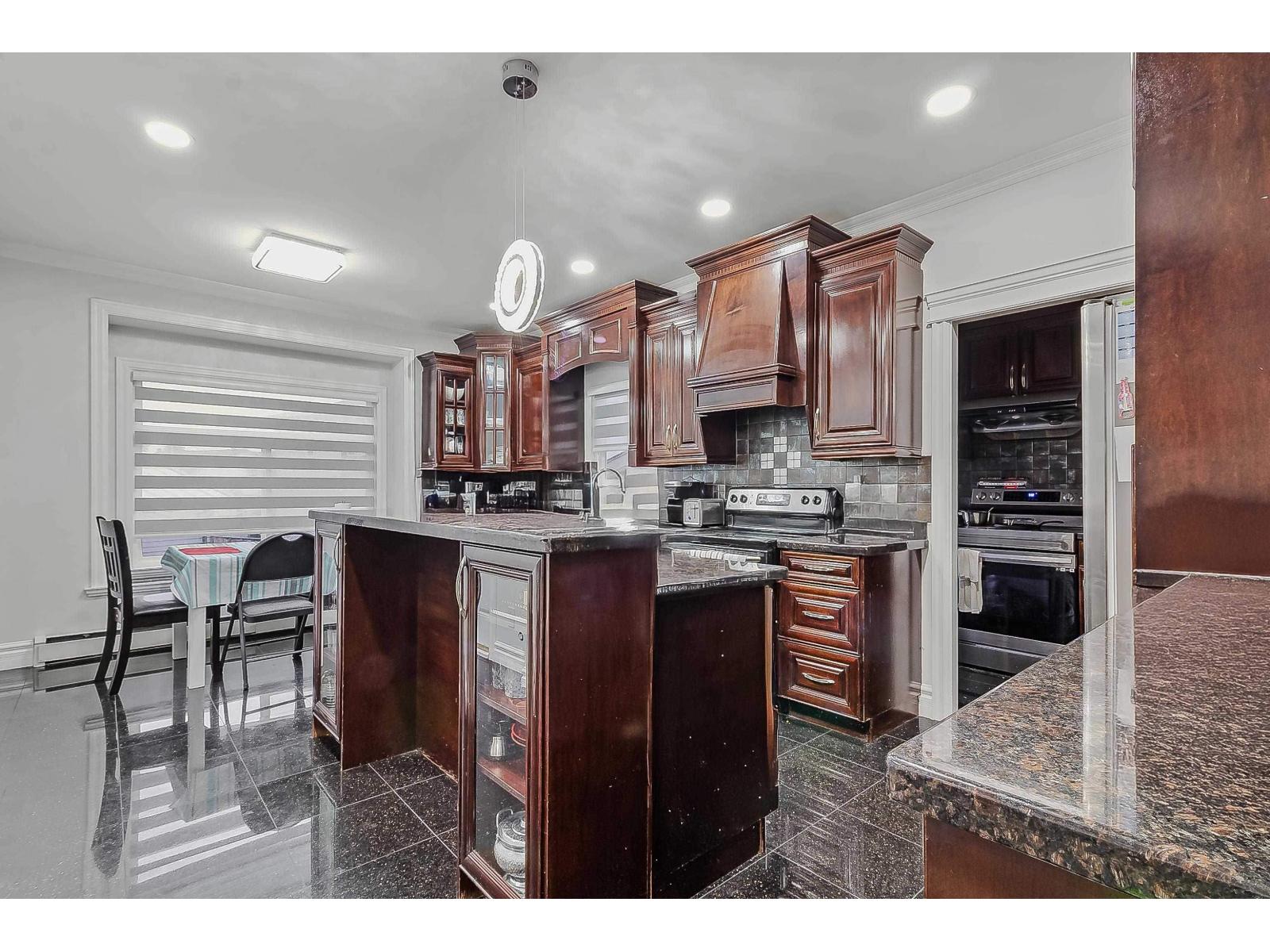 9 Bed, 6 Bath House for Sale in Surrey – 6842 131 STREET, Surrey – MLS# R3158936 - Image 11