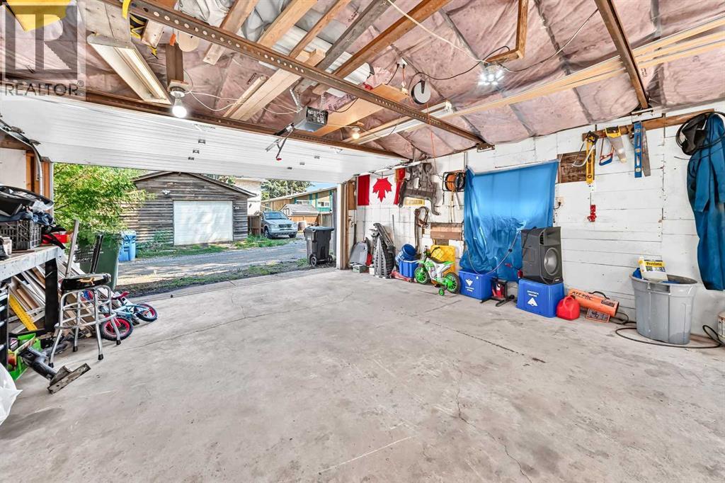 8512 33 Avenue NW - 31