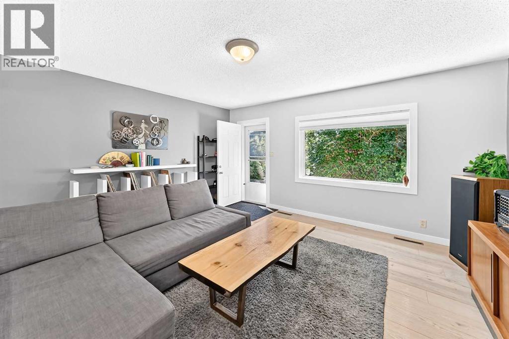 8512 33 Avenue NW - 11