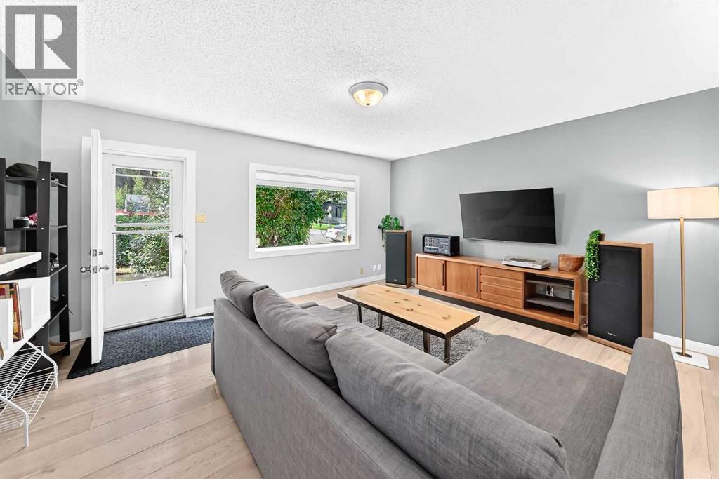8512 33 Avenue NW - 10
