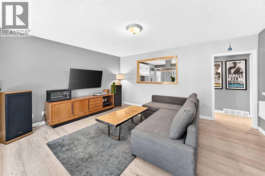 8512 33 Avenue NW - 9