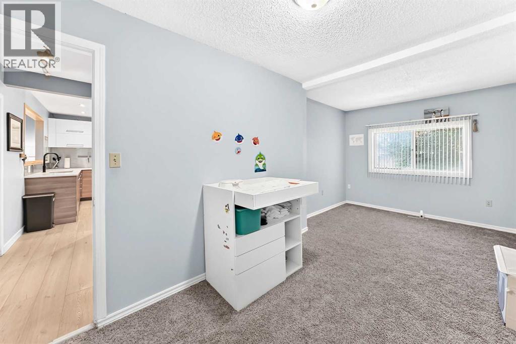 8512 33 Avenue NW - 21