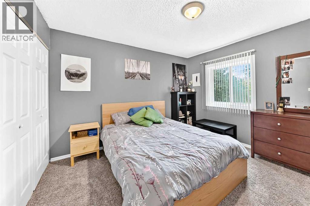8512 33 Avenue NW - 20