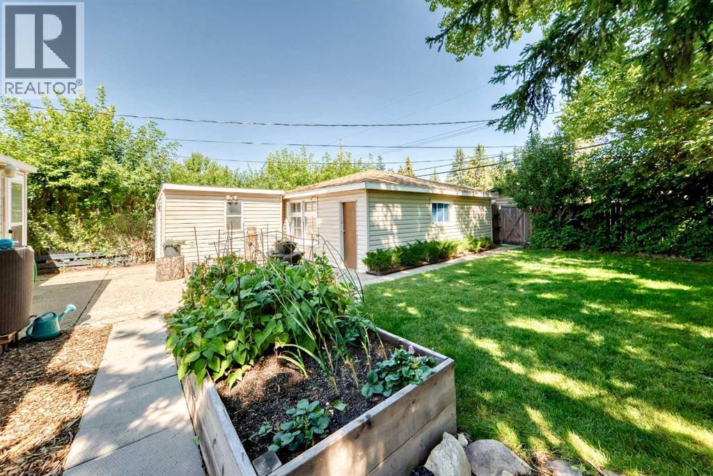 8512 33 Avenue NW - 34