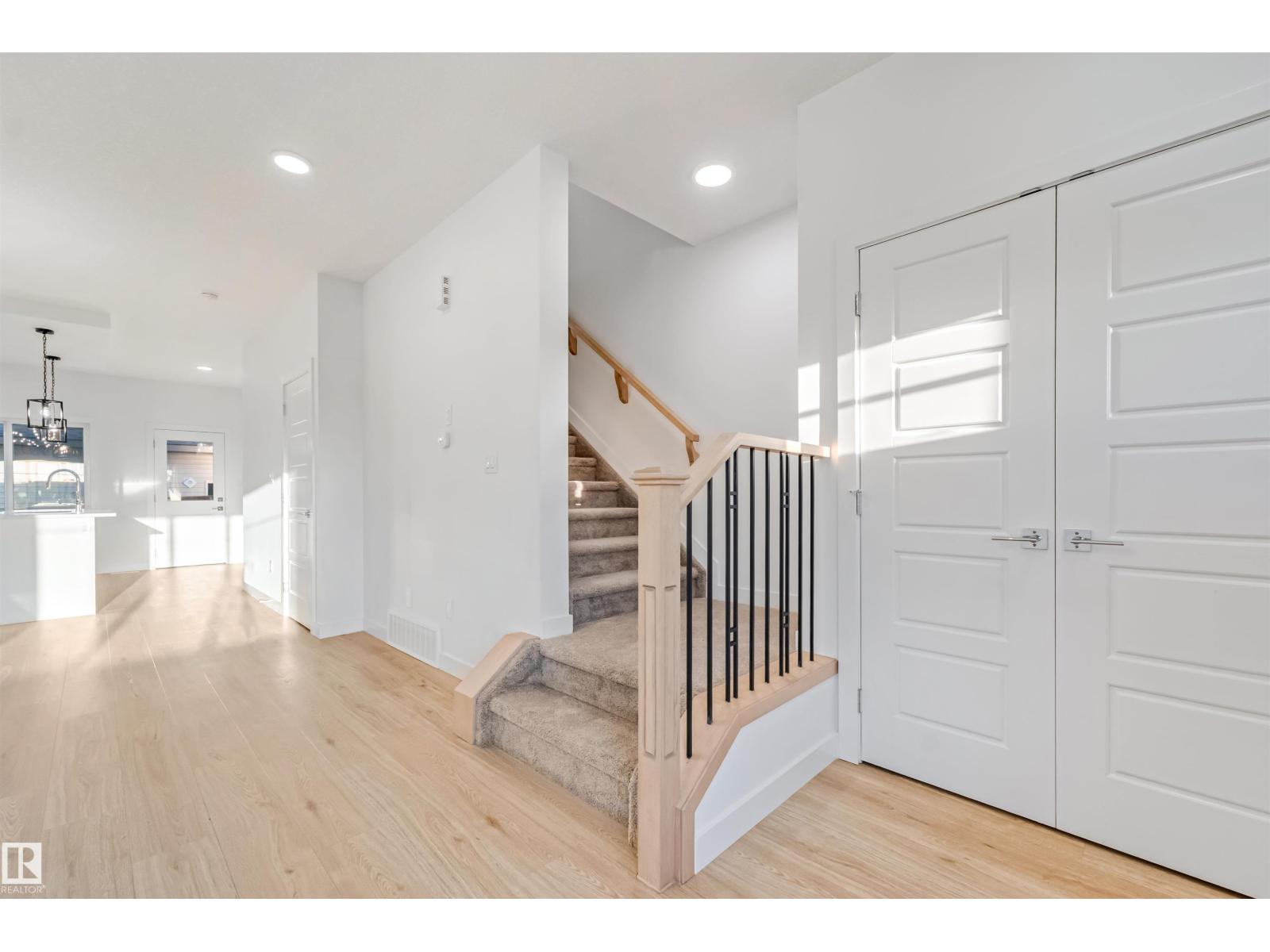 1511 211 STREET NW - 17