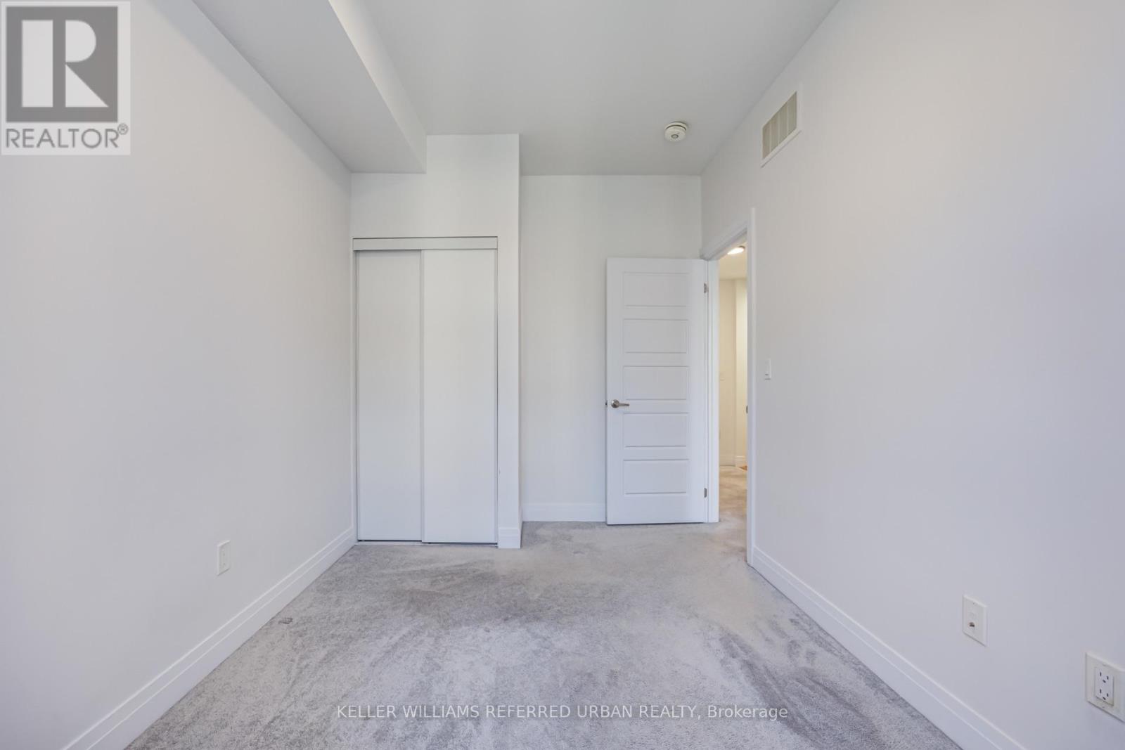 #52 719 LAWRENCE AVENUE W - 17