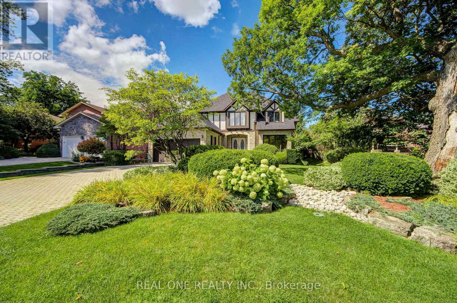 Photo of 2025 BURBANK Drive