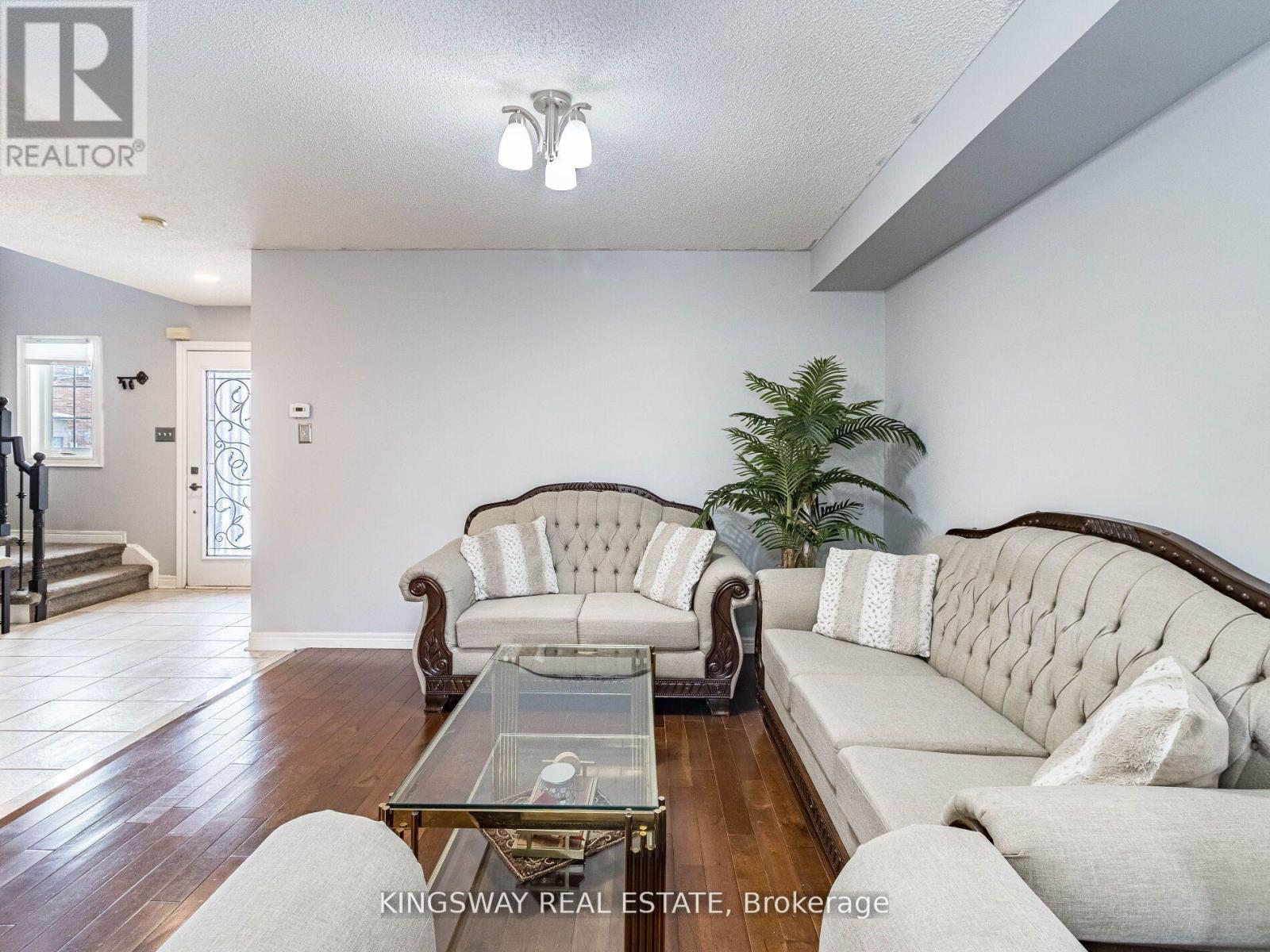 570 ENFIELD ROAD - 10