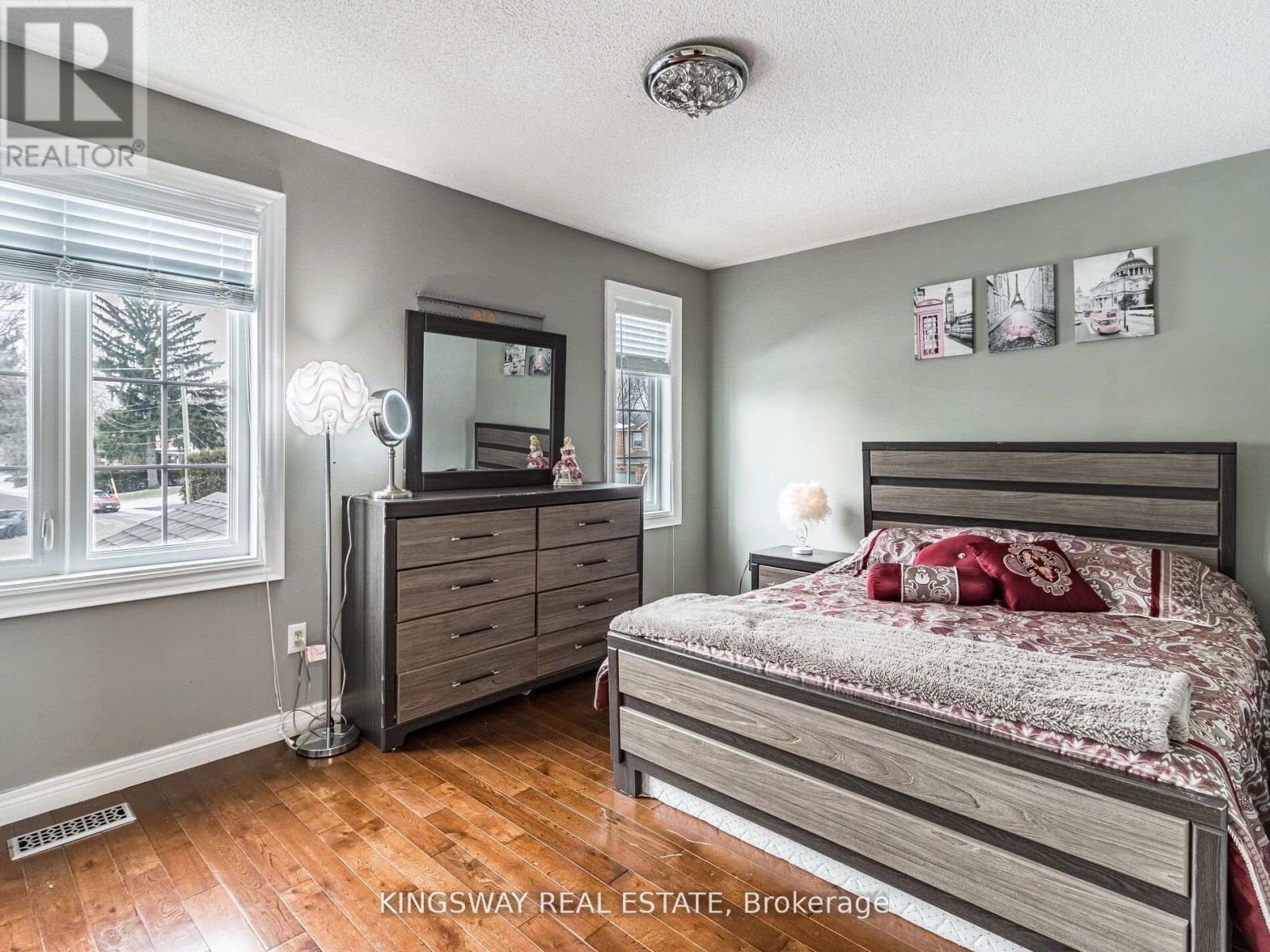 570 ENFIELD ROAD - 21