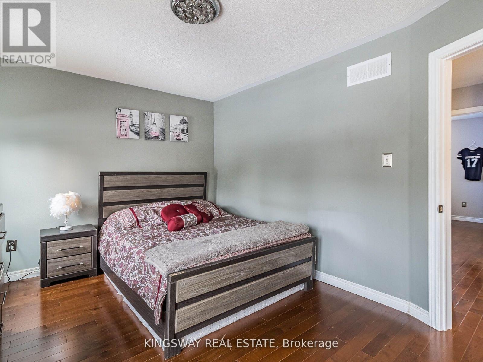 570 ENFIELD ROAD - 22