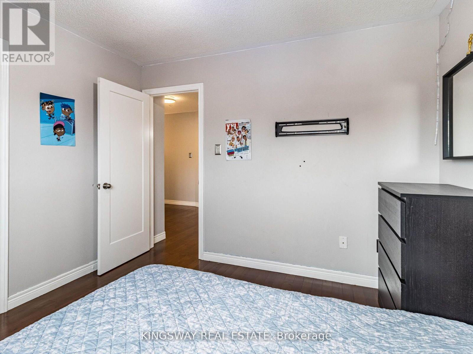 570 ENFIELD ROAD - 26