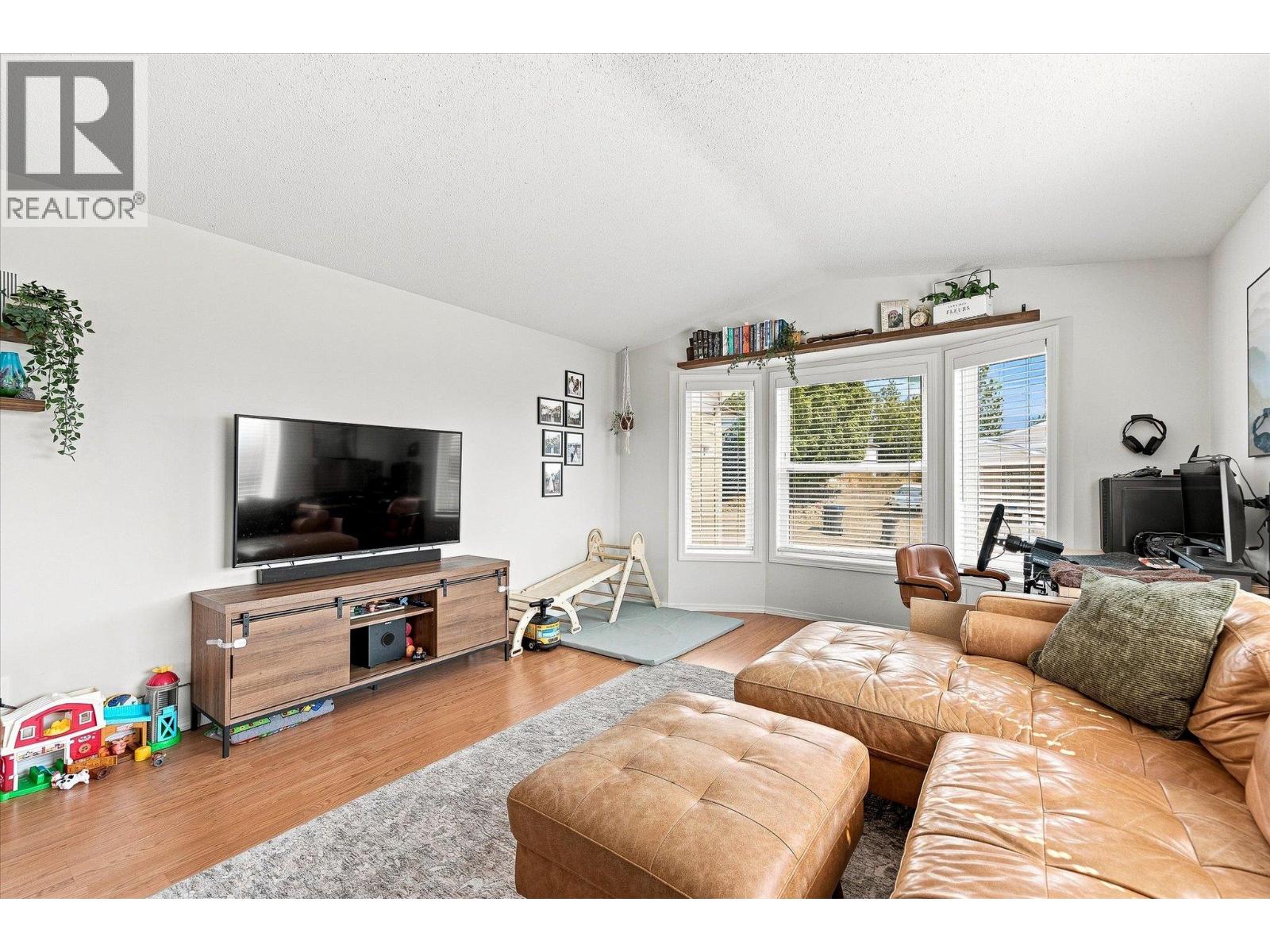 111 2550 Hollywood Road North, Kelowna