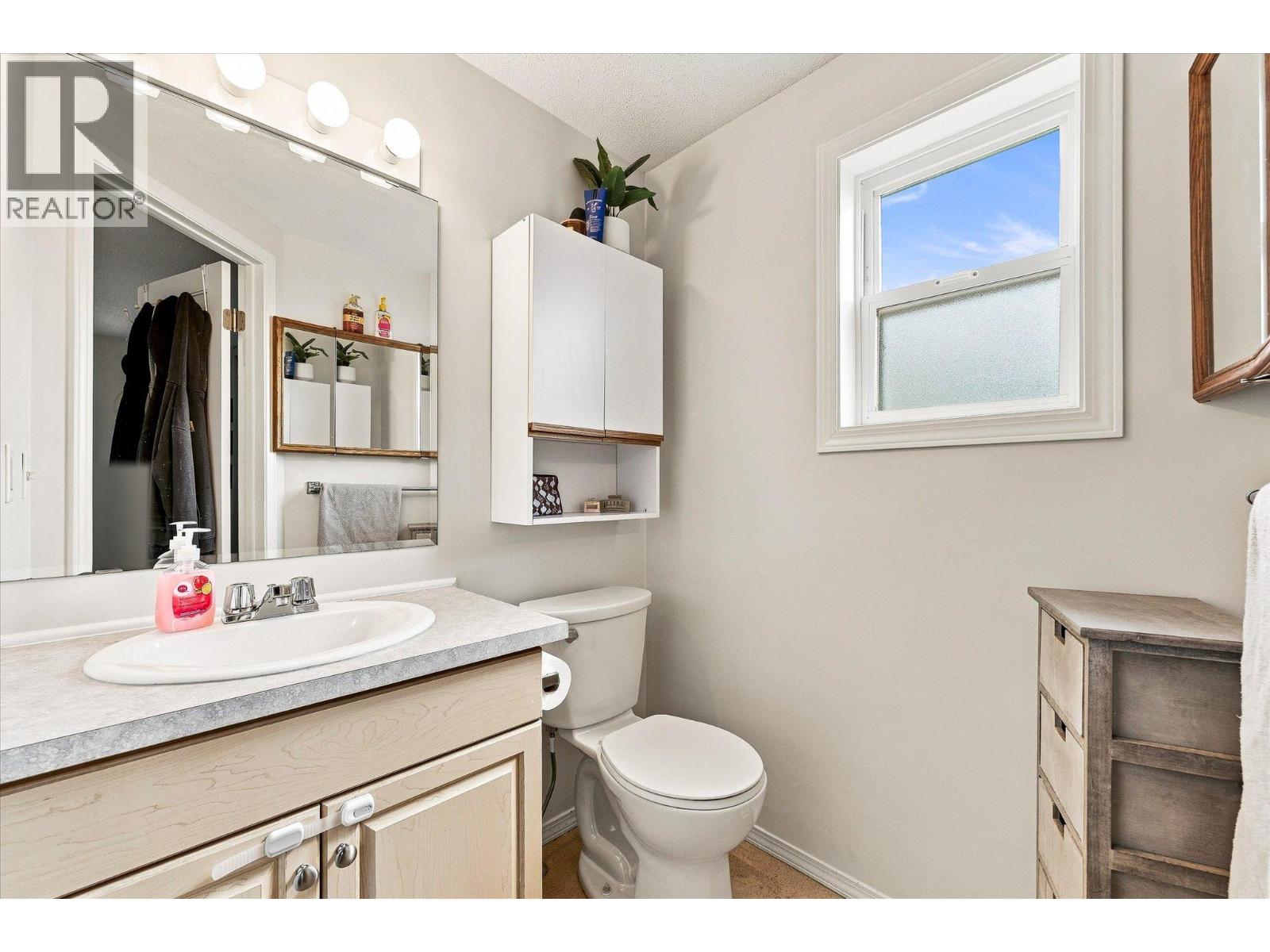 111 2550 Hollywood Road North, Kelowna