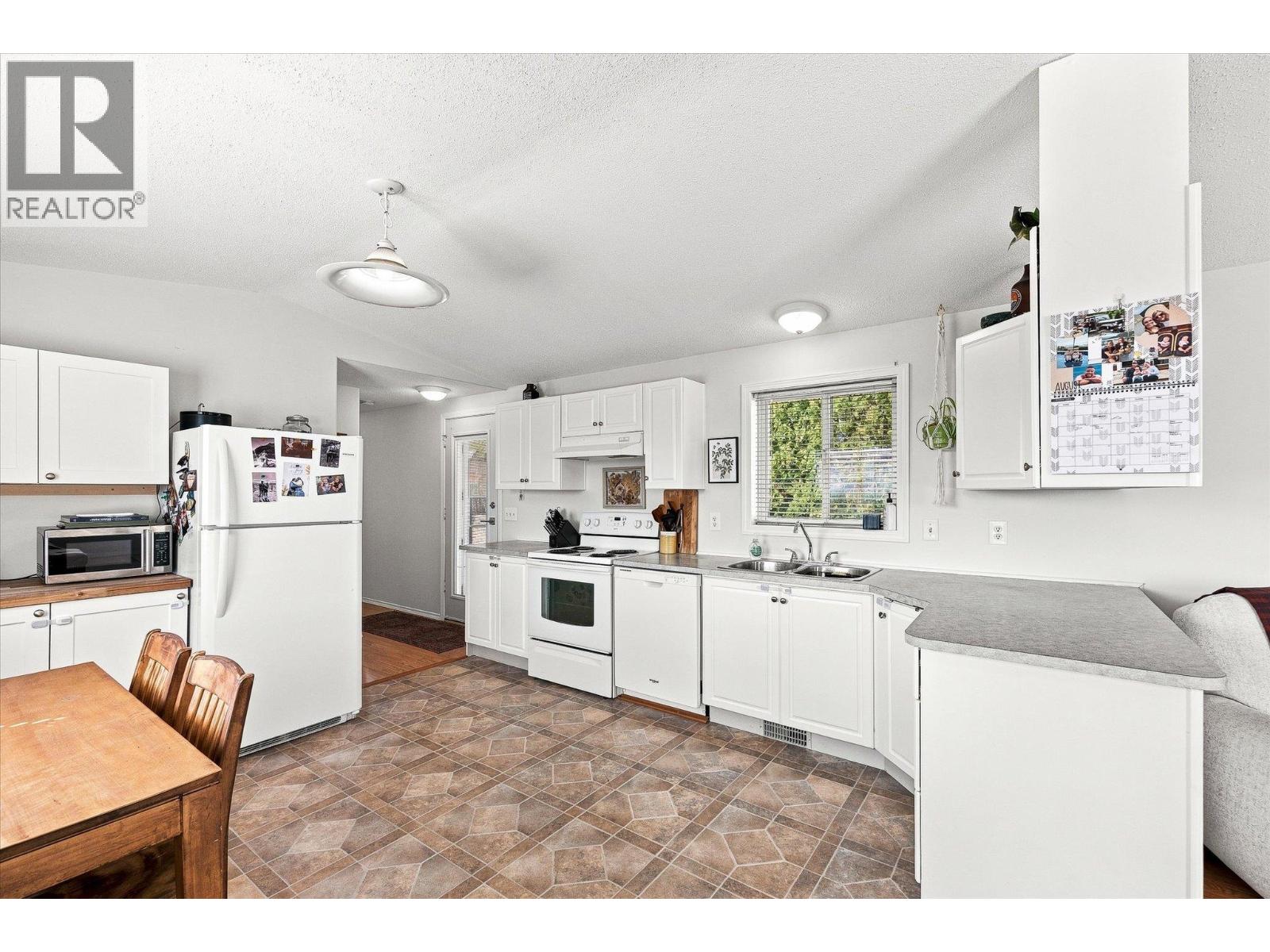 111 2550 Hollywood Road North, Kelowna