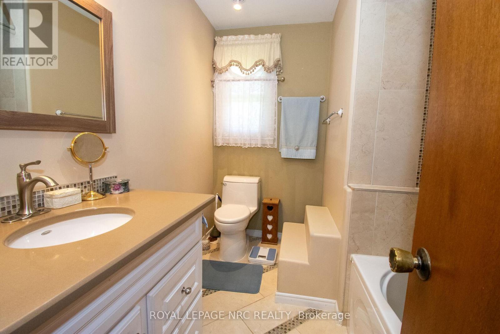 34 WOODINGTON PLACE - 29