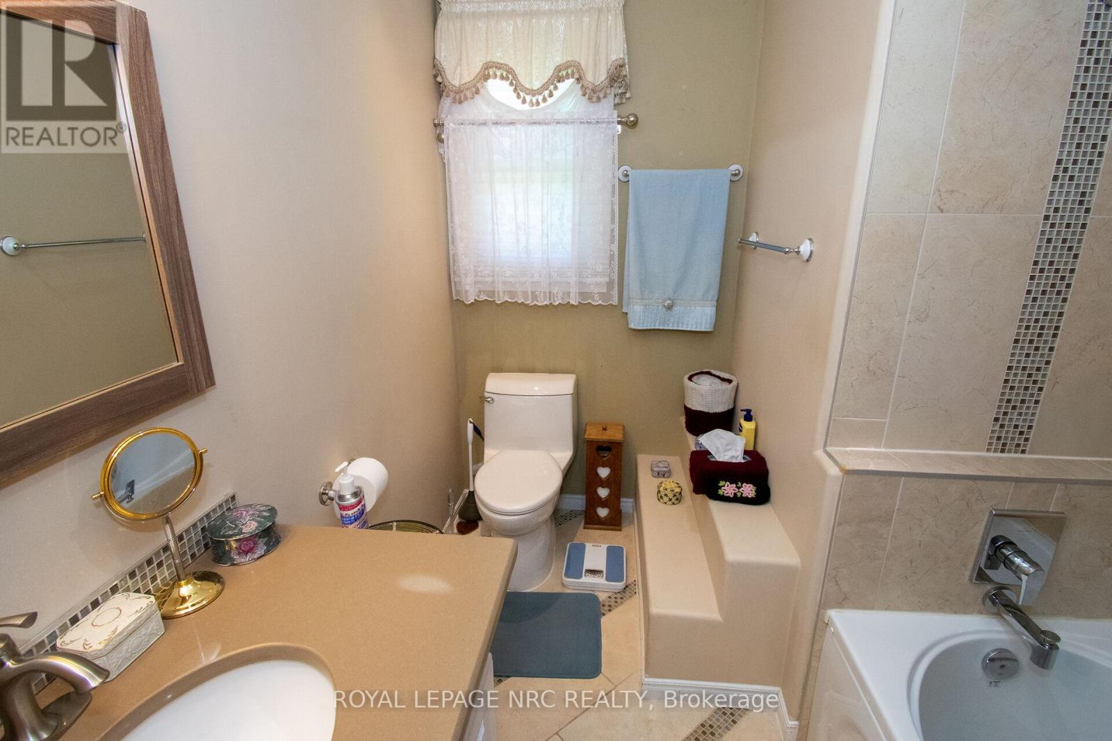 34 WOODINGTON PLACE - 30