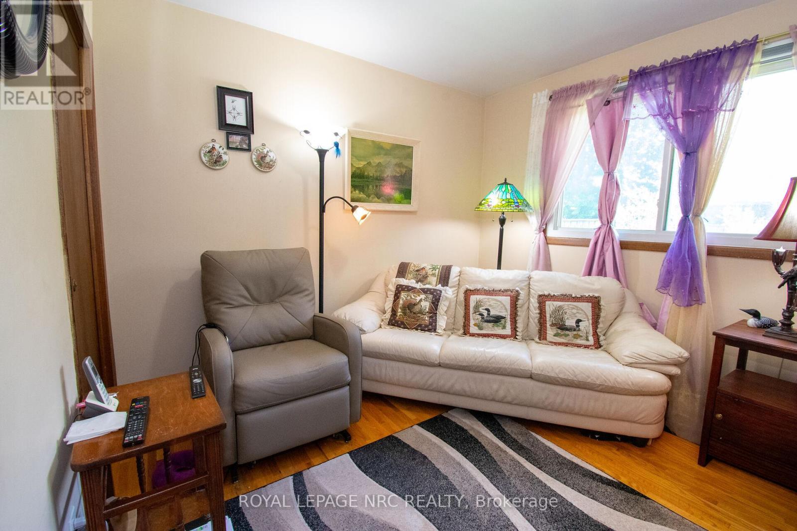34 WOODINGTON PLACE - 32