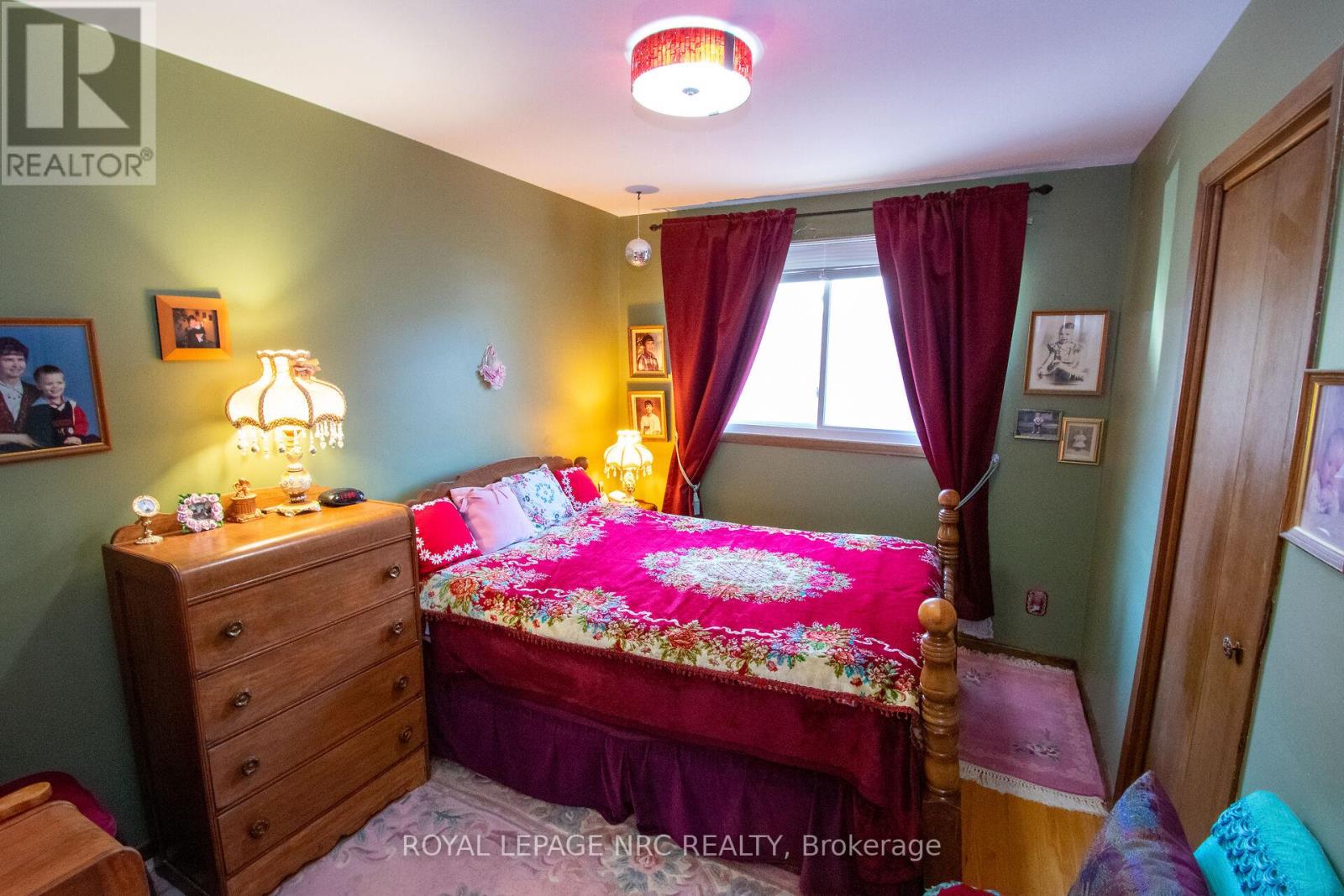 34 WOODINGTON PLACE - 34