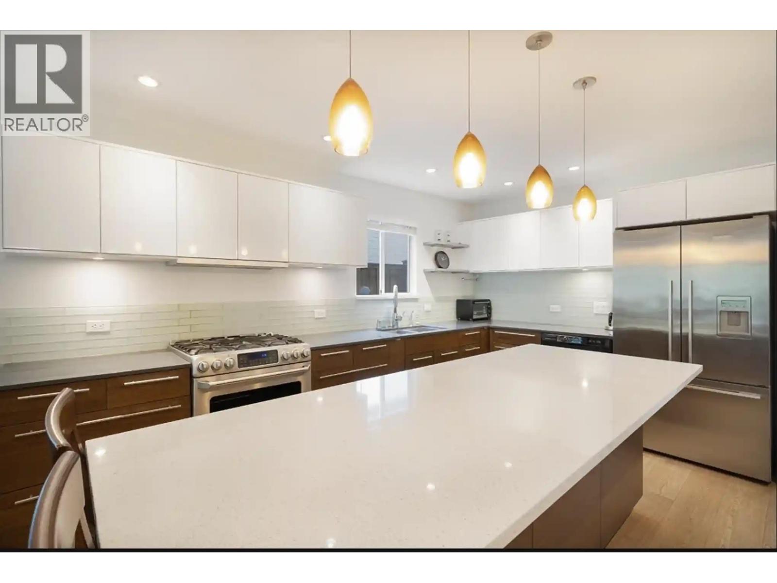 453X 16TH AVE W, Vancouver, British Columbia, V6R3E8, Vancouver, British Columbia — photo 4 of 5