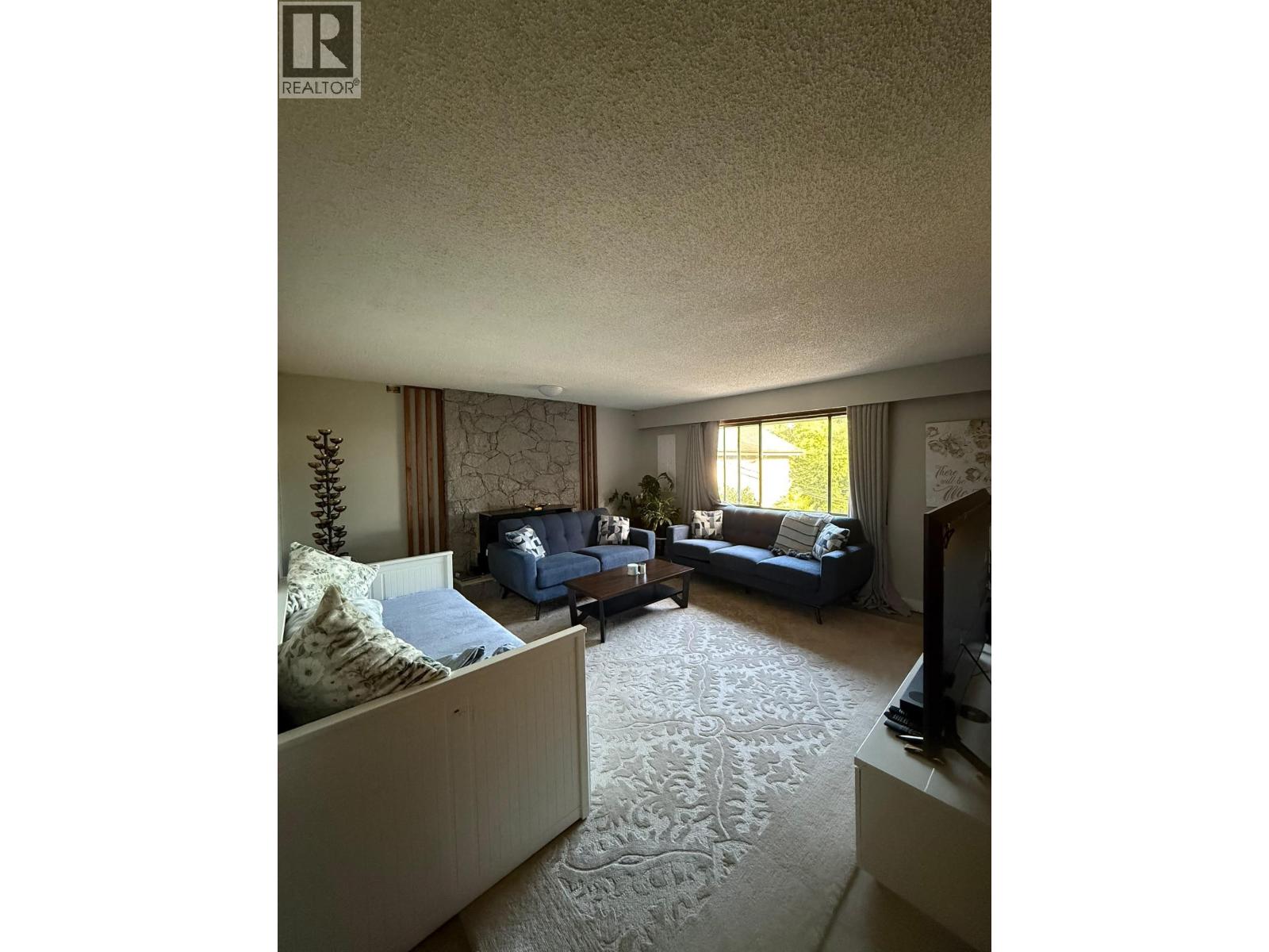 2205 NINTH AVENUE, New Westminster - Image 1