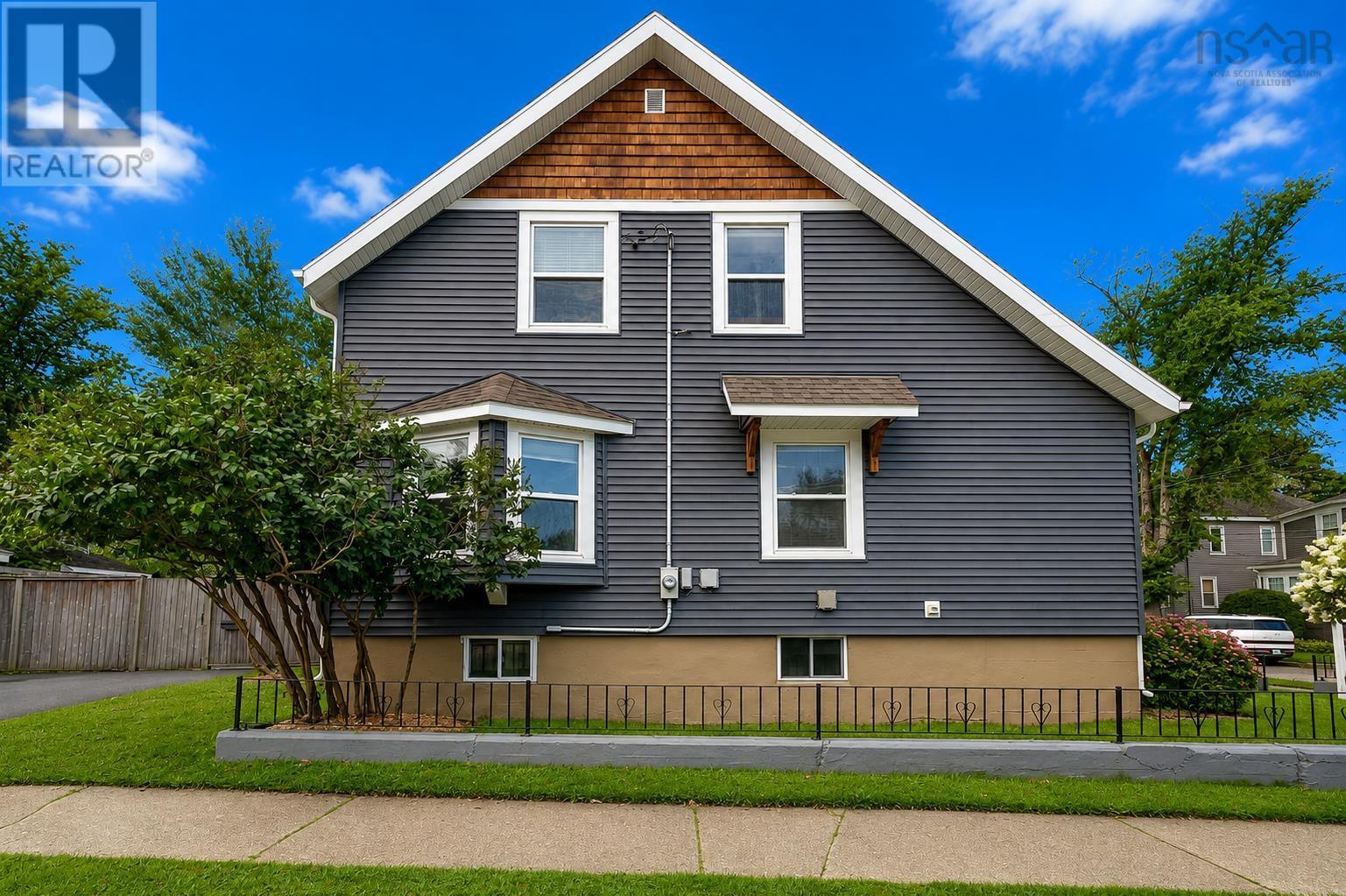 Property 38 of 43 of 84 Union Street