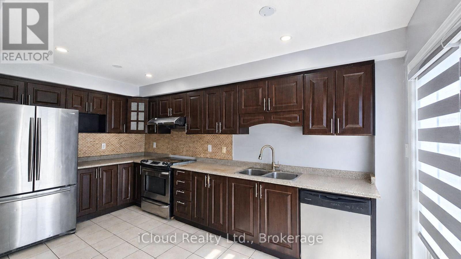 39 MANETT CRESCENT - 11