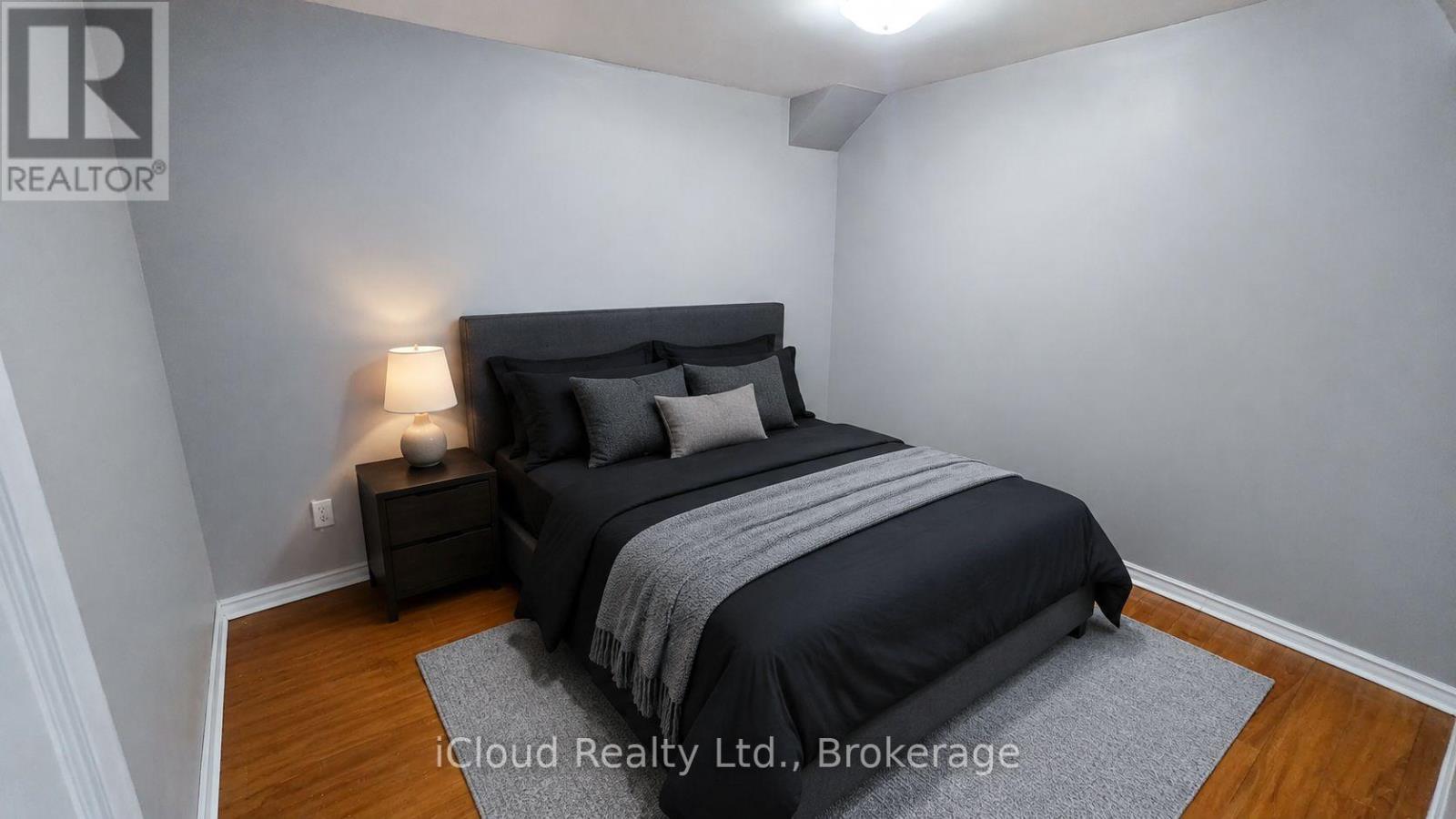 39 MANETT CRESCENT - 37
