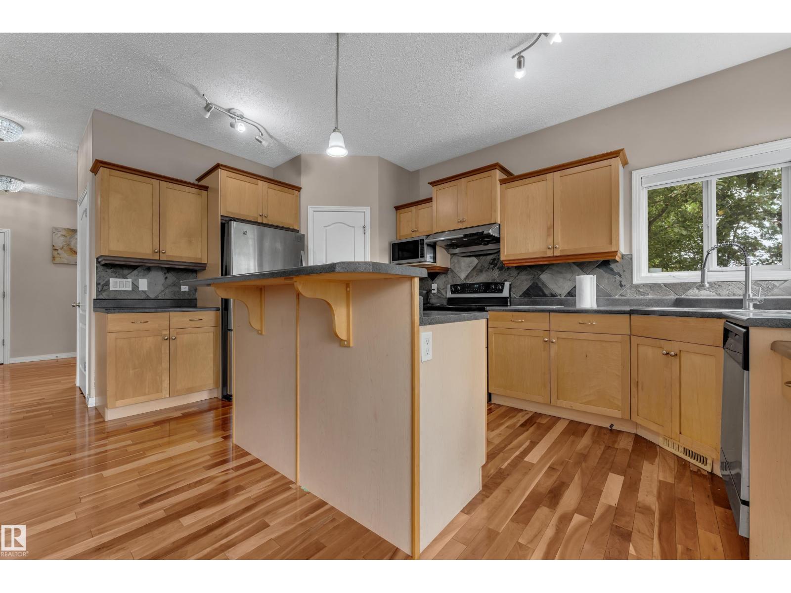 1226 MCALLISTER WY SW - 19