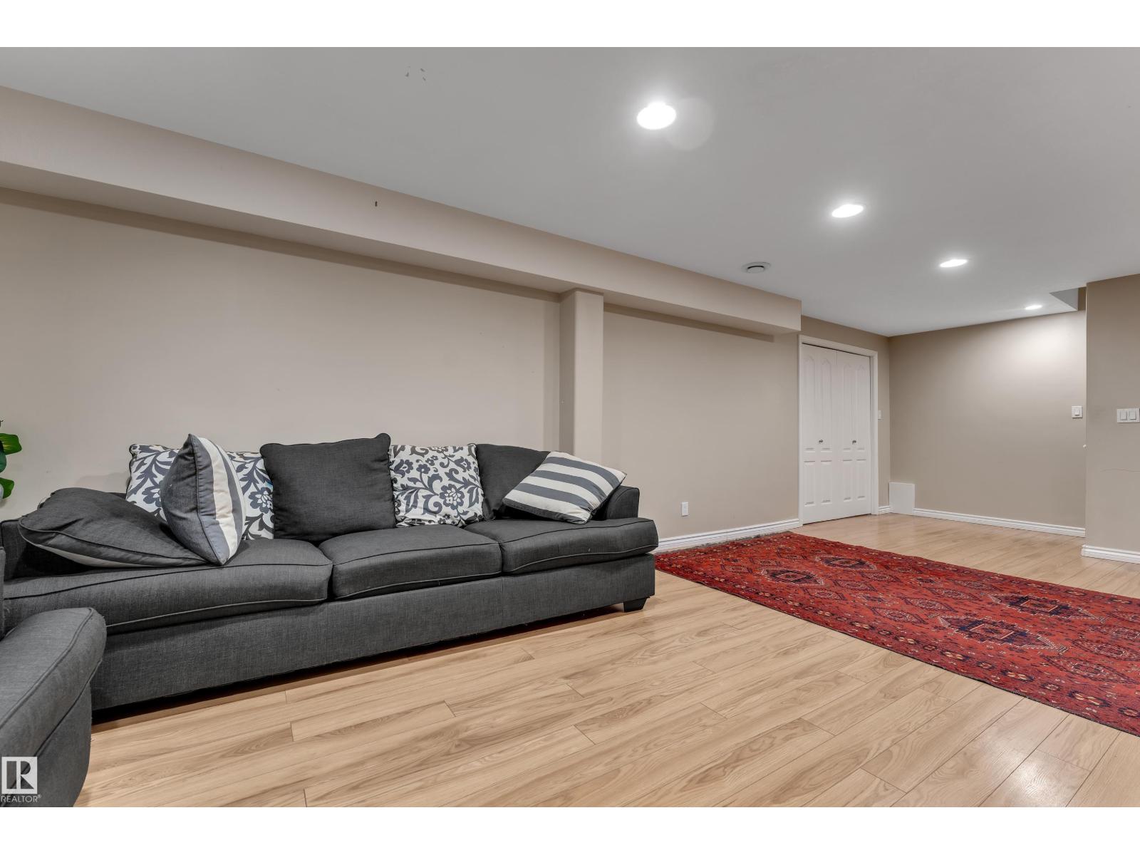 1226 MCALLISTER WY SW - 44