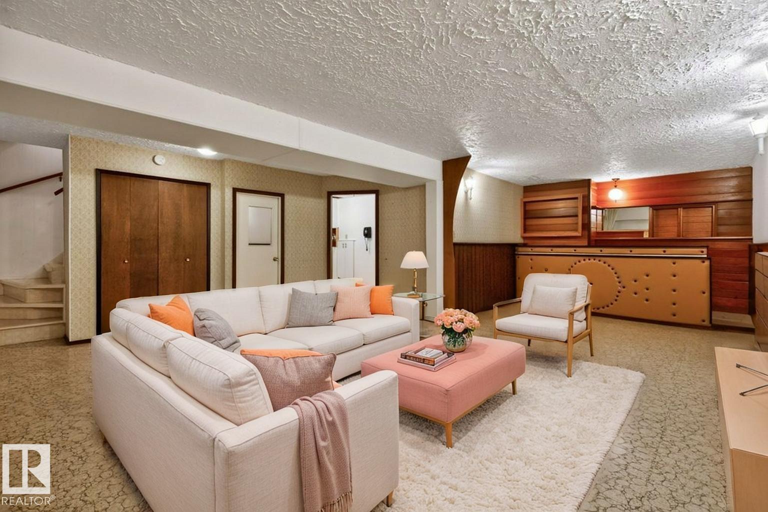 11042 152 ST NW - 29