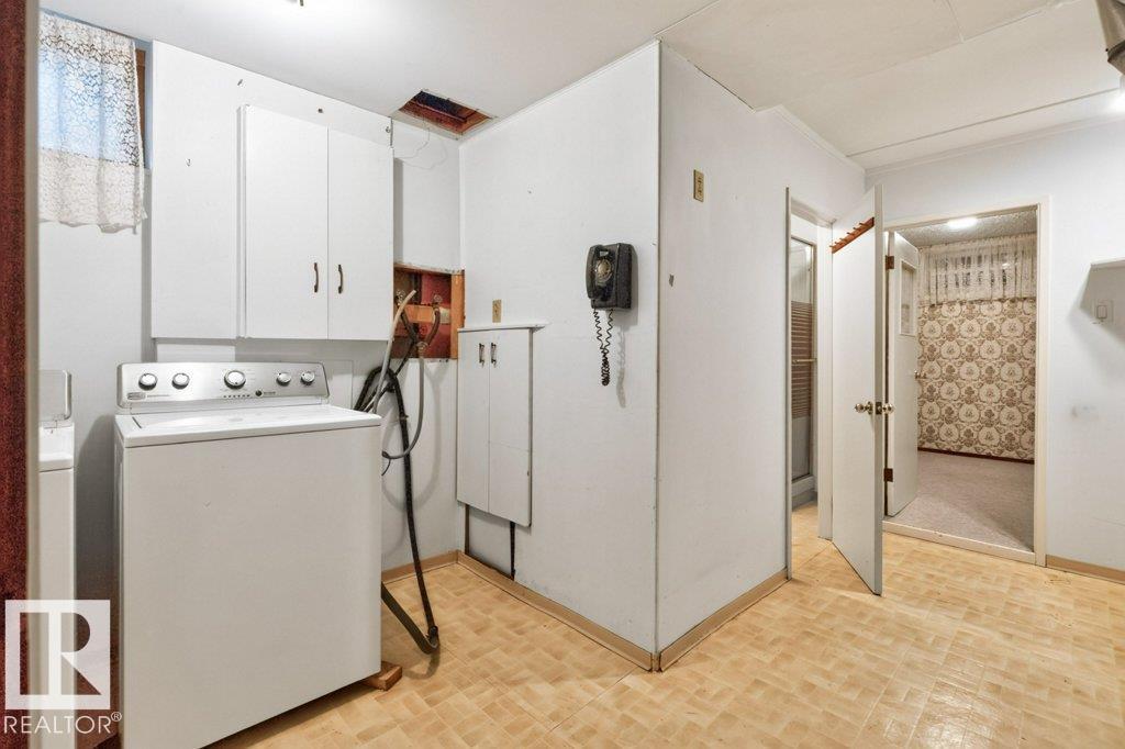 11042 152 ST NW - 39