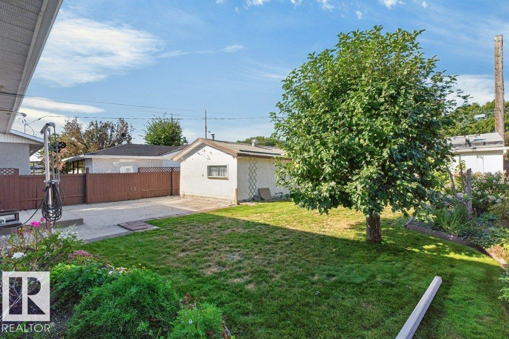 11042 152 ST NW - 44