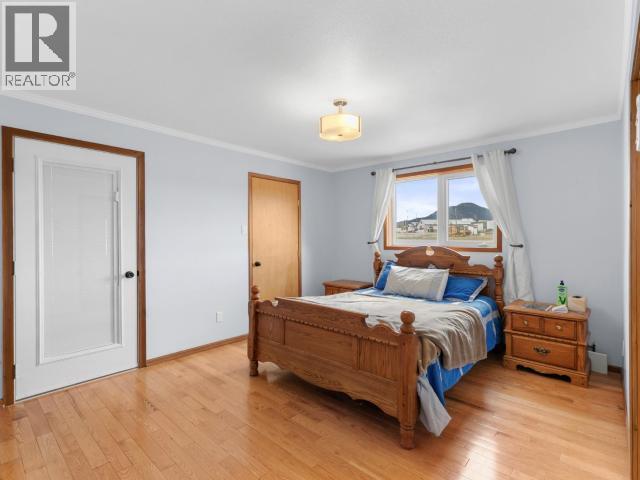 4 & 6 NISUTLIN DRIVE - 16