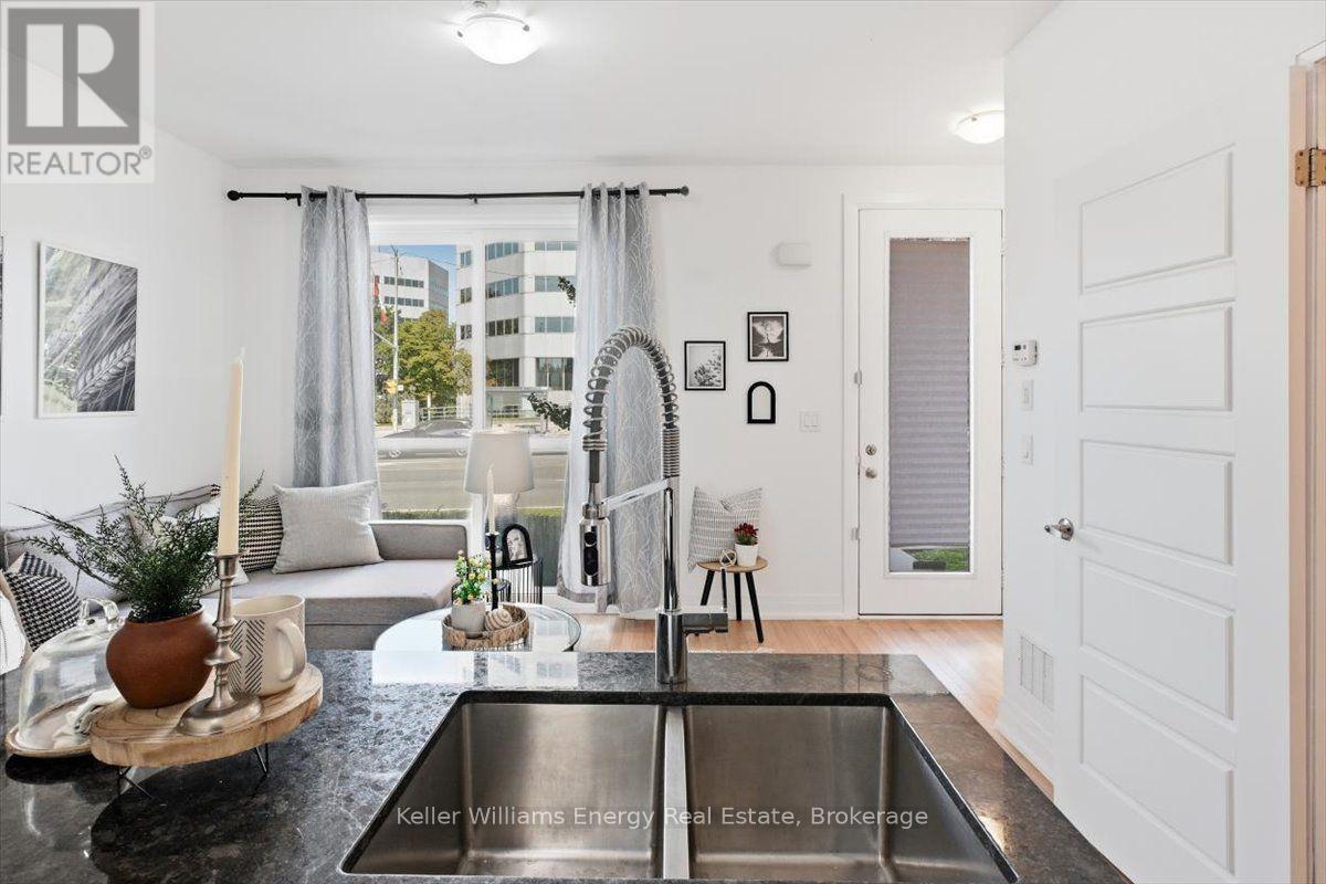 #65 721 LAWRENCE AVENUE W - Image 11