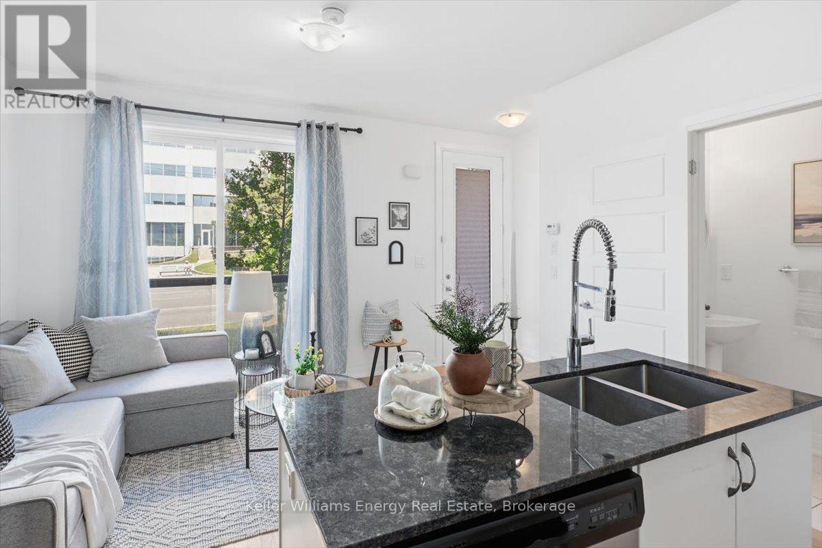 #65 721 LAWRENCE AVENUE W - Image 6