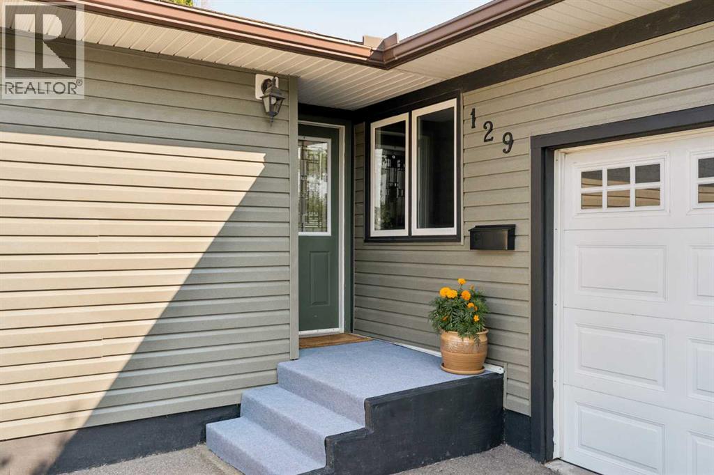 129 Springwood Drive SW, Southwood, Calgary photo 5